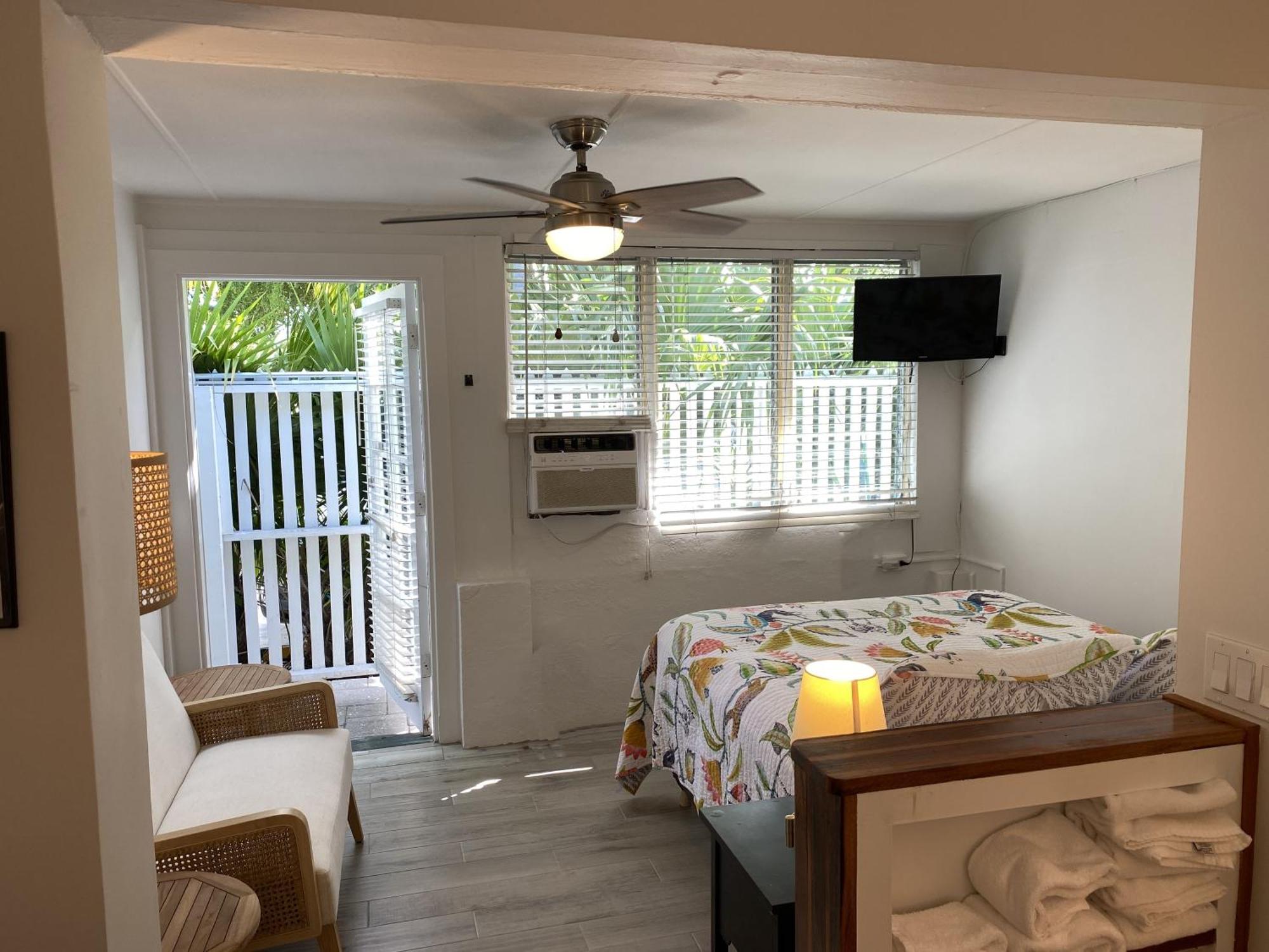 Alexander Palms Court - No Hidden Resort Fees! Key West Exterior photo